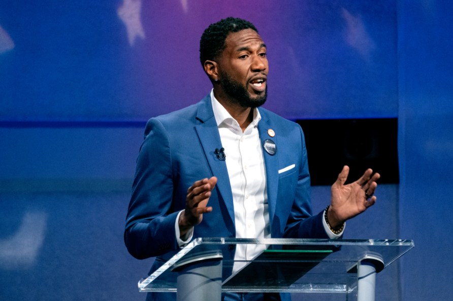 NUEVA YORK, NUEVA YORK - 16 DE JUNIO: El Defensor del Pueblo de la Ciudad de Nueva York, Jumaane Williams, debate en la contienda por la gobernación en los estudios de WNBC4-TV el 16 de junio de 2022 en la Ciudad de Nueva York. La votación anticipada comienza el 18 de junio antes de las primarias del 28 de junio. (Foto de Craig Ruttle-Pool/Getty Images)