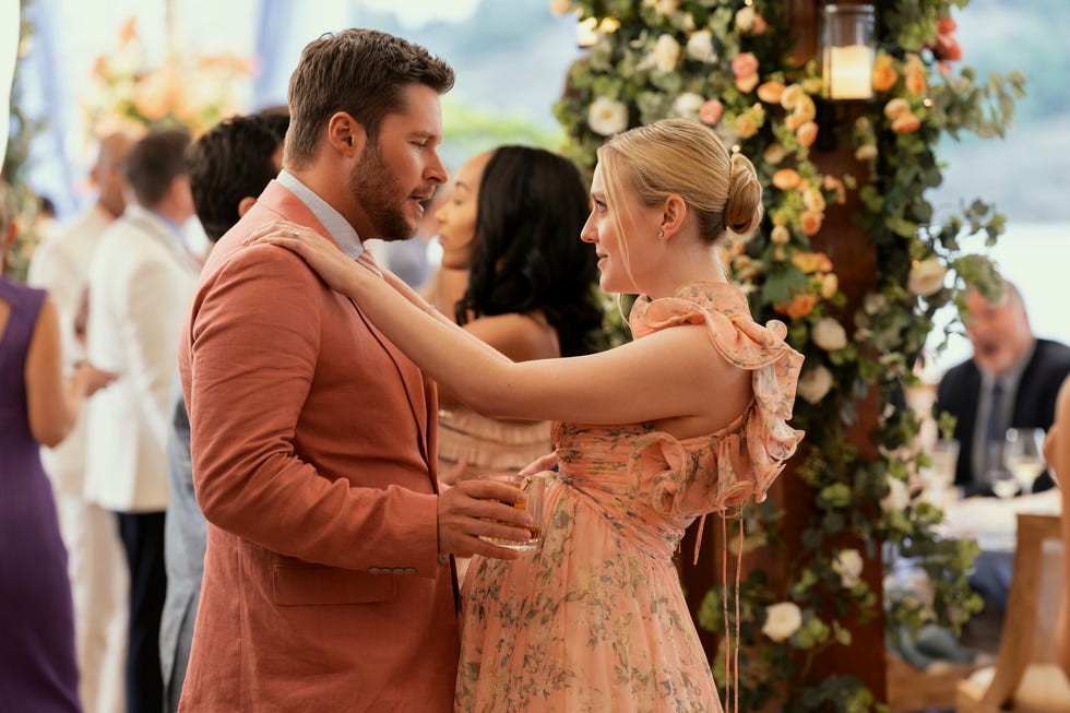 the perfect couple l to r jack reynor as thomas winbury, dakota fanning as abby winbury in episode 101 of the perfect couple cr hilary bronwyn gaylenetflix © 2024