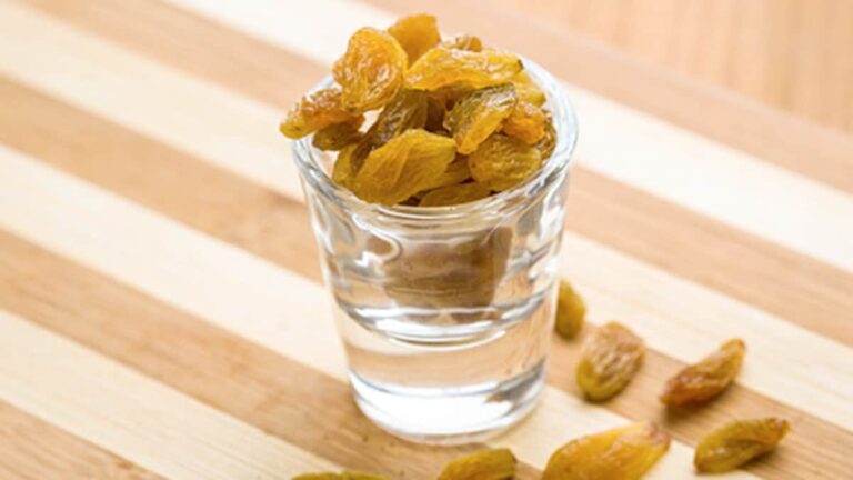 fpcopr1o_raisin-water-benefits-_625x300_13_July_22.jpg