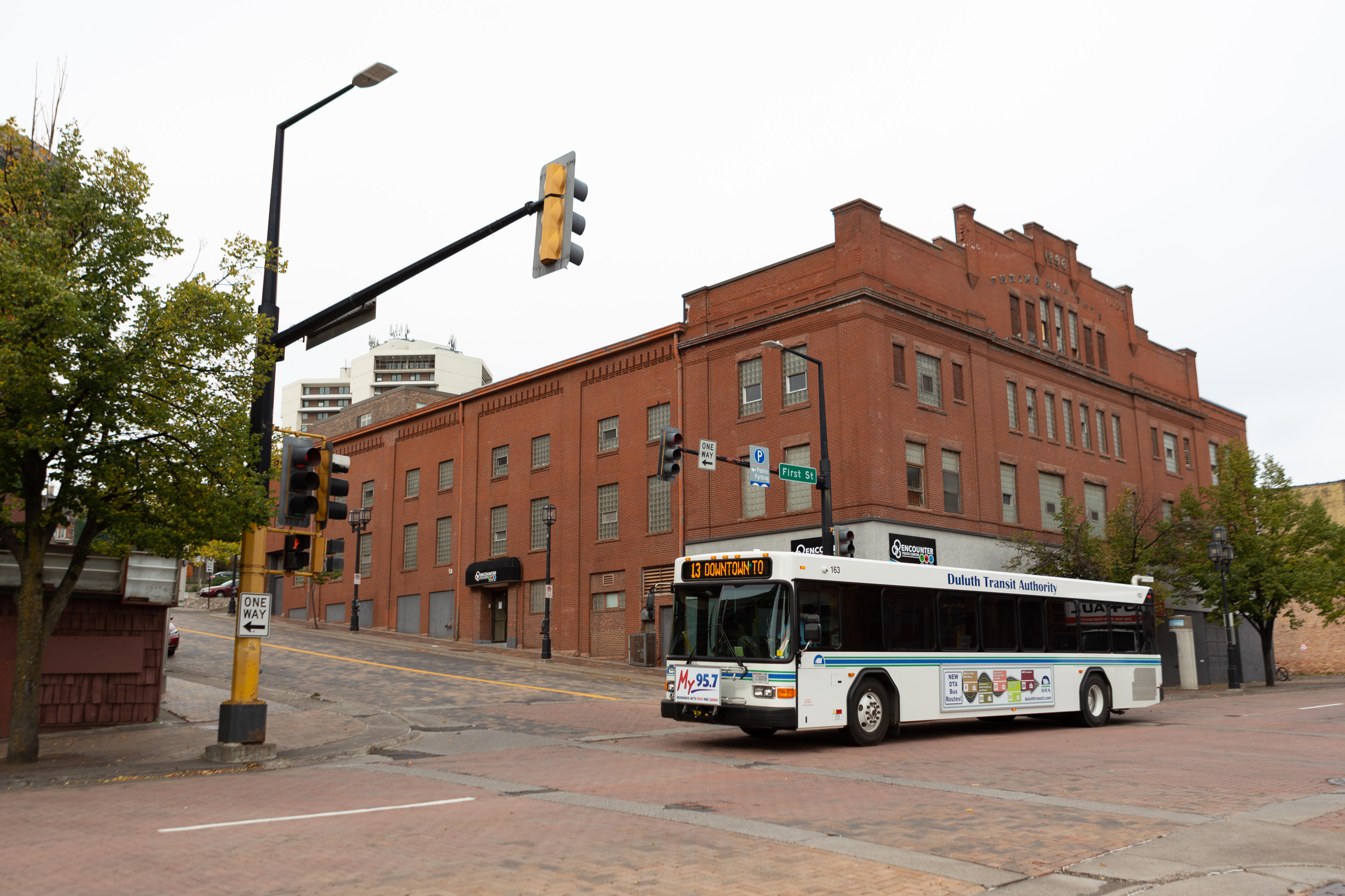 A Duluth Transit Authority bus operates through Downtown Duluth. October 15, 2017. Photo: Henry Pan