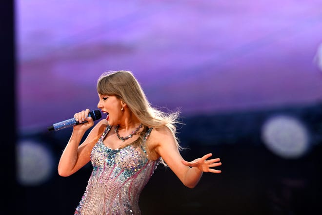 LONDON, ENGLAND - AUGUST 15: (EDITORIAL USE ONLY AND NO COMMERCIAL USE AT ANY TIME. NO USE ON PUBLICATION COVERS). Taylor Swift performs on stage during the "Taylor Swift | The Eras Tour" at Wembley Stadium on August 15, 2024 in London, England. (Photo by Kate Green/Getty Images)