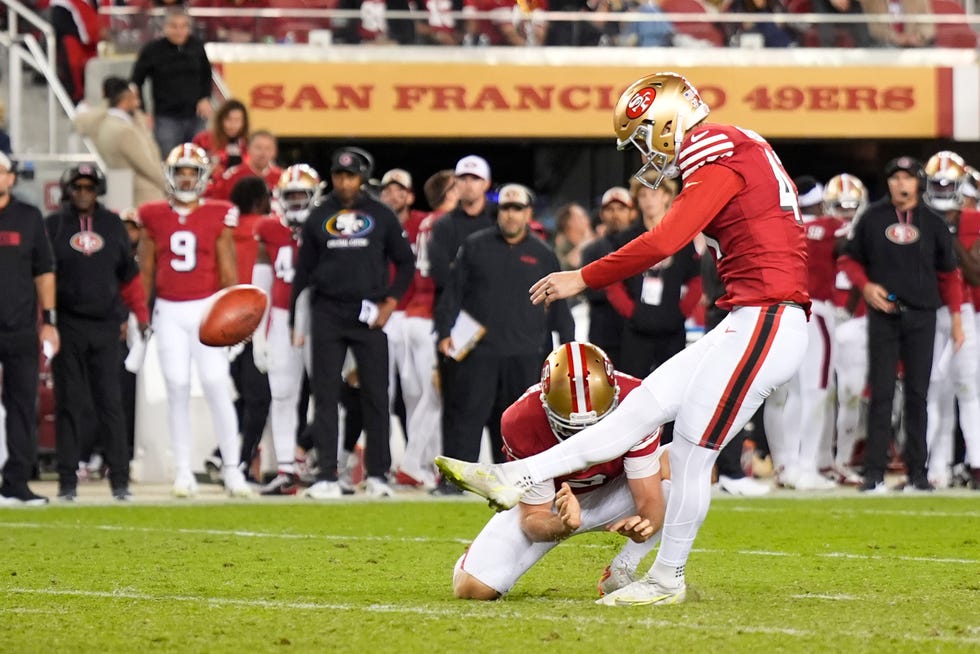 SANTA CLARA, CALIFORNIA - OCTOBER 27: Anders Carlson #41 of the San Francisco 49ers kicks a field goal during the fourth quarter against the Dallas Cowboys at Levi's Stadium on October 27, 2024 in Santa Clara, California. (Photo by Thearon W. Henderson/Getty Images)