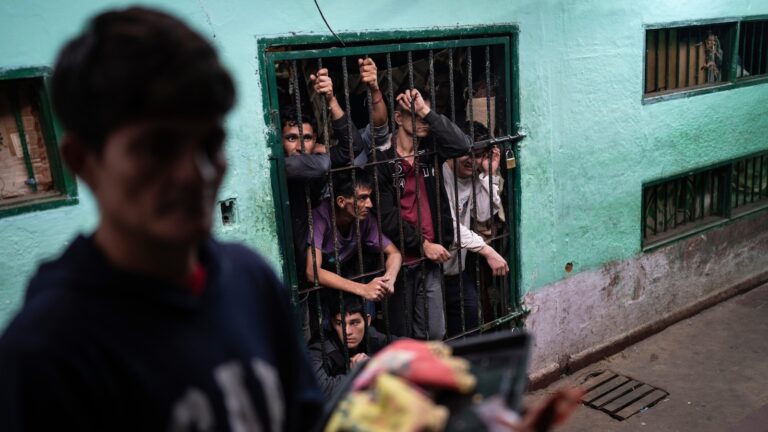 AP-PHOTOS-A-look-at-life-inside-Paraguays-overcrowded-prisons.jpg