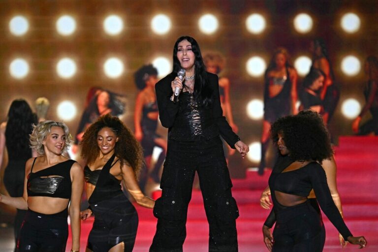 Cher-delivers-performance-of-her-greatest-hits-at-Victorias-Secret.jpg