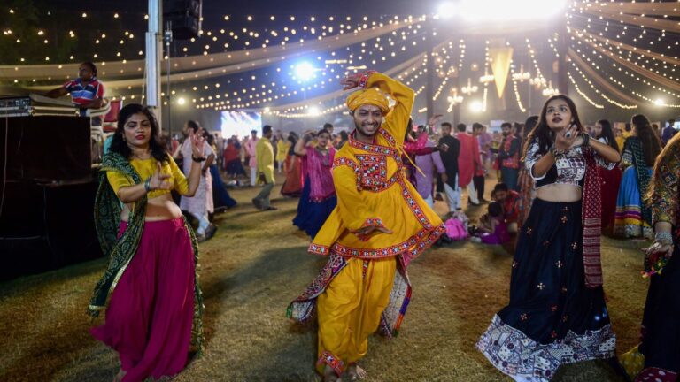 Garba_dance_festival_1701881090931_1727759699256.jpg