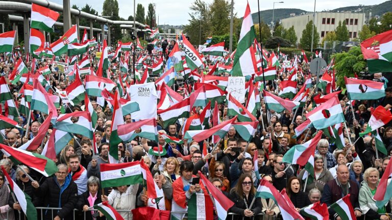 Hungarians-protest-state-media-propaganda-factory-and-demand-unbiased-press.jpg