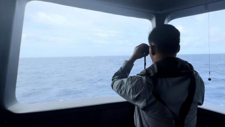 Indonesia-says-its-coast-guard-drove-away-Chinese-ship-that.jpg