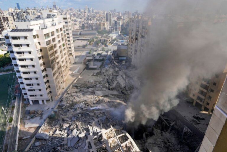 Israel-attacks-heart-of-Beirut-as-Hezbollah-pushes-back-in.jpg