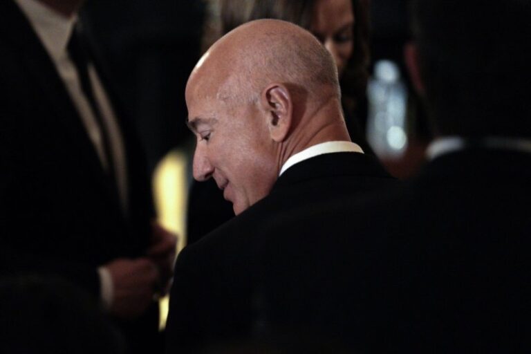 Jeff-Bezos-defends-decision-for-Washington-Post-to-end-presidential.jpg