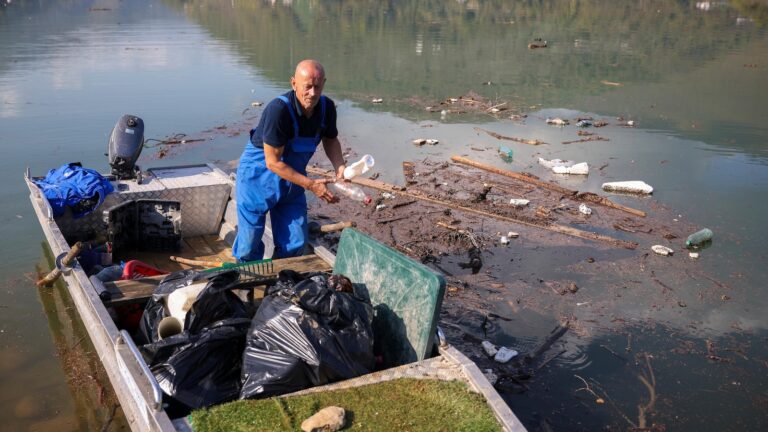 Residents-and-activists-in-central-Bosnia-clean-up-a-lake.jpg