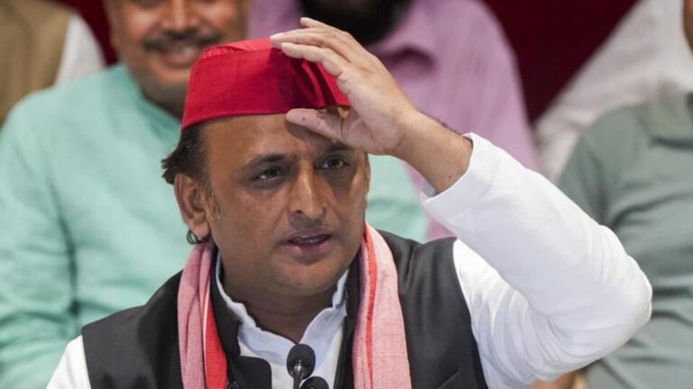 Samajwadi-Party-chief-Akhilesh-Yadav-says-farmers-_1728621419831_1728621432025.jpg