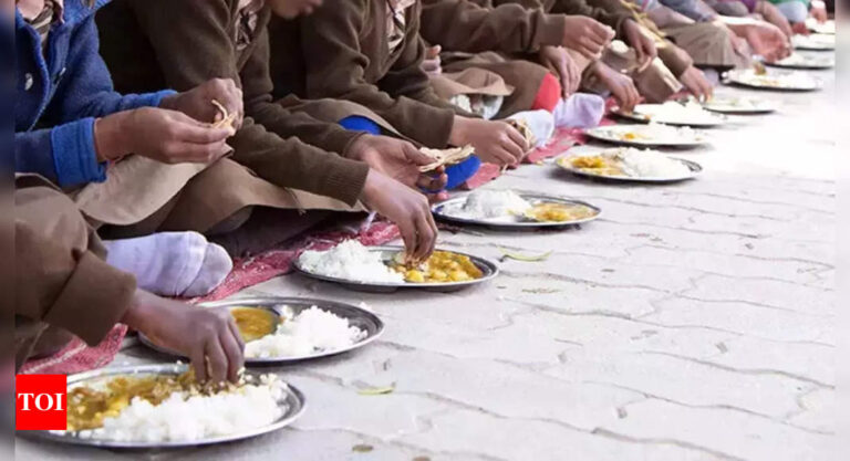 TMC-Students-Lizard-Found-in-Midday-Meal-Leads-to-Hospitalization.jpg