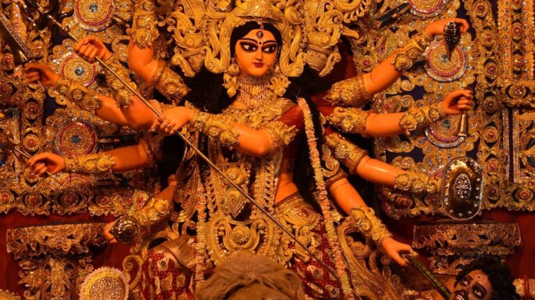 ng82g4e_durga-puja_625x300_06_October_23.jpg