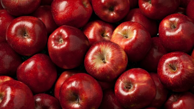 phqvltd8_apples_625x300_21_October_24.jpg