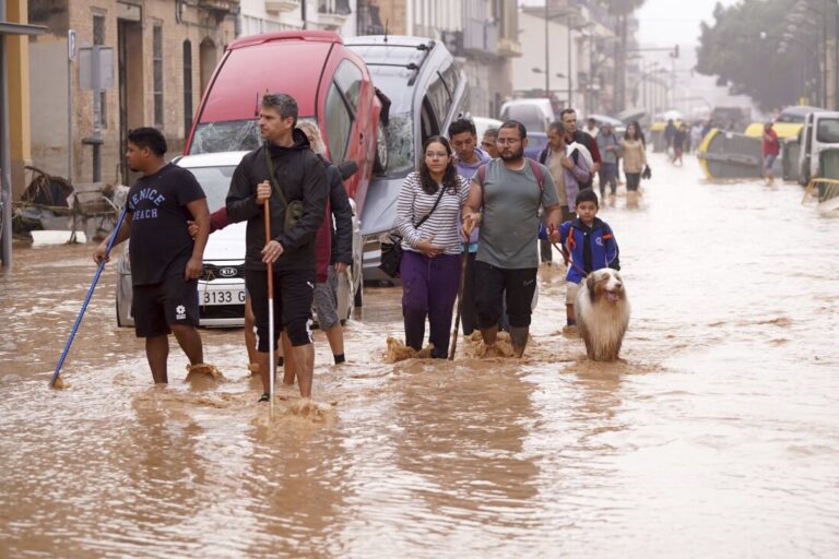 1730412307_Monstrous-flash-floods-in-Spain-claim-at-least-158-lives.jpg