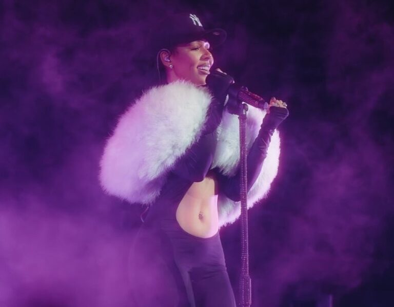 7-Mariah-the-Scientist-Celebrates-Young-Thugs-Release-at-a-Concert-Wearing-a-1020-Bois-Camp-Cut-Out-Catsuit-and-Fur-Stole-copy.jpg