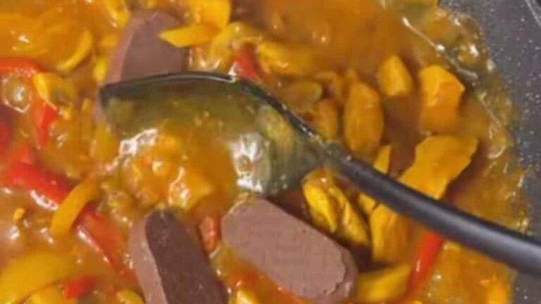 9s3rbta8_chocolate-in-curry-viral-video_625x300_26_October_24.jpeg