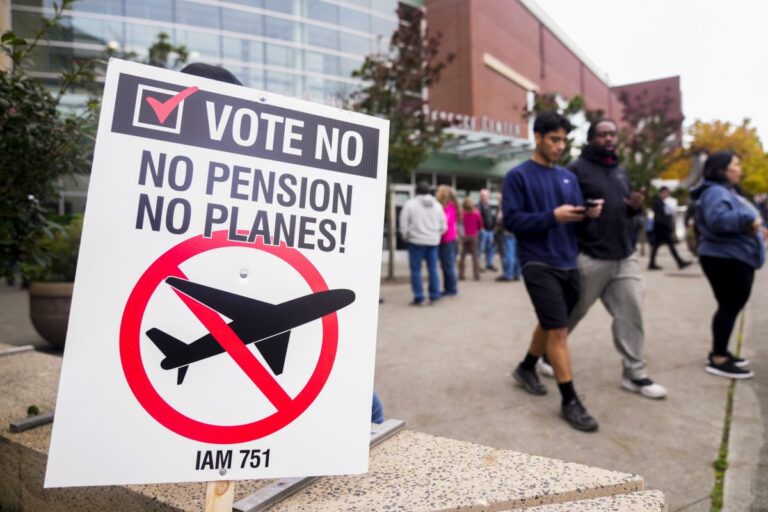 Boeing-Machinists-Vote-Could-End-7-Week-Strike.jpg