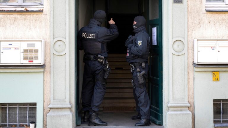 German-police-arrest-8-suspected-members-of-a-far-right-militant.jpg