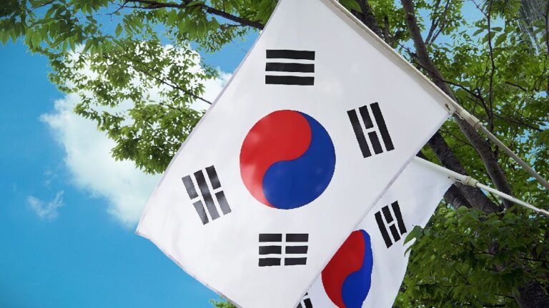 South_korea_flag_pixabay_large_1660823375699.jpg