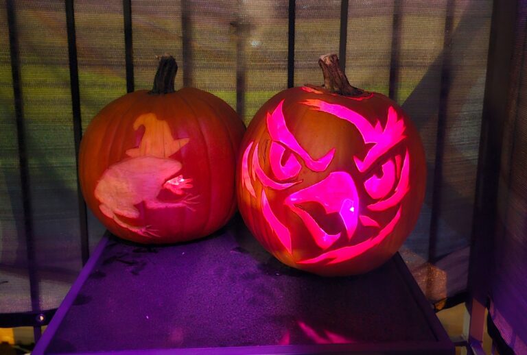 Spooky-video-game-monster-jack-o-lantern-pumpkin-carving.jpg