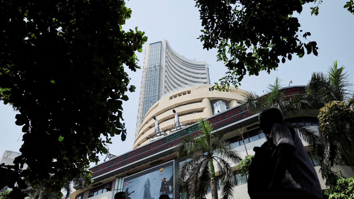 2025-07-04T063922Z_1738931305_RC2USDAZDY5T_RTRMADP_3_INDIA-BROKERS-STOCKS-JANE-STREET.JPG