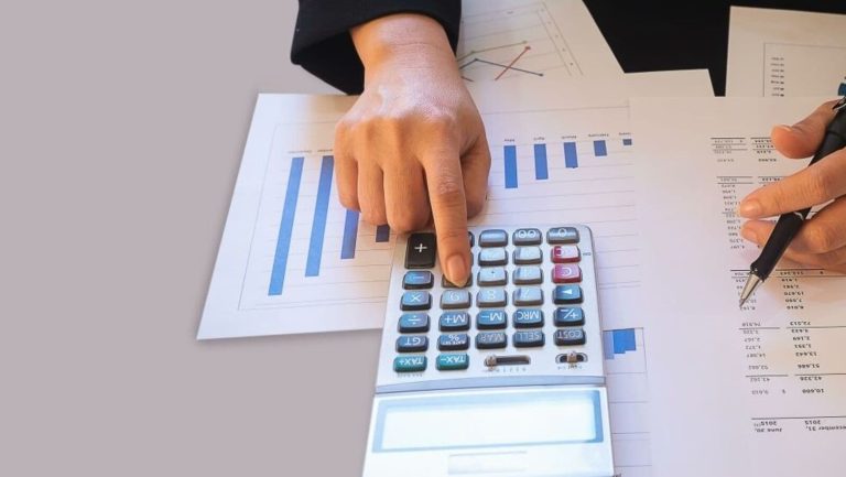 FD_salary_1701682485332_1754832556348.jpeg