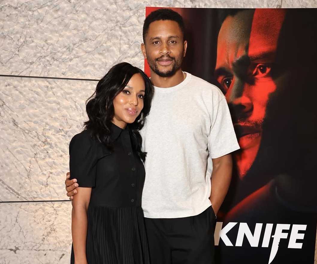 Kerry-Washington-Wears-Black-Tory-Burch-Dress-with-Desert-Beige-and-Orange-Prada-Galleria-Bag-at-The.jpeg